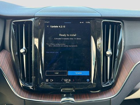 Used 2023 Volvo XC60 B5 Plus w/ Protection Package Premier image 29