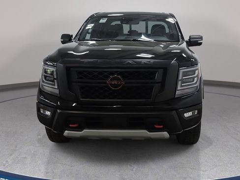 Used 2023 Nissan Titan PRO-4X w/ Pro-4x Convenience Package AWD/4WD image 3
