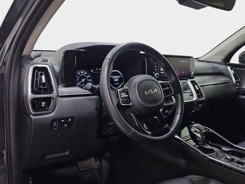 Used 2023 Kia Sorento SX image 19