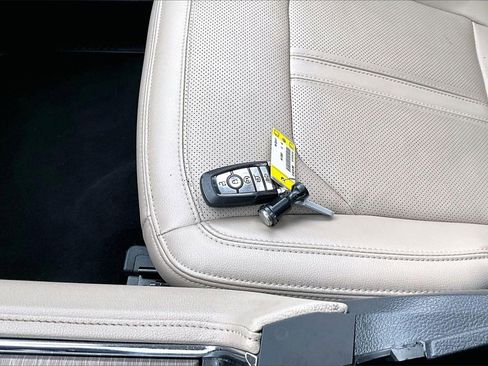 Used 2024 Ford Expedition Limited image 34