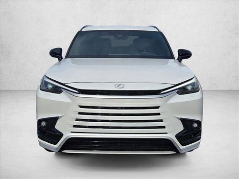 Used 2025 Lexus TX 500h AWD w/ Technology Package image 2