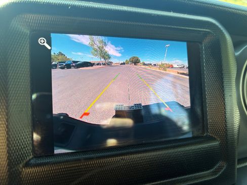 Used 2023 Jeep Gladiator Sport AWD/4WD image 19