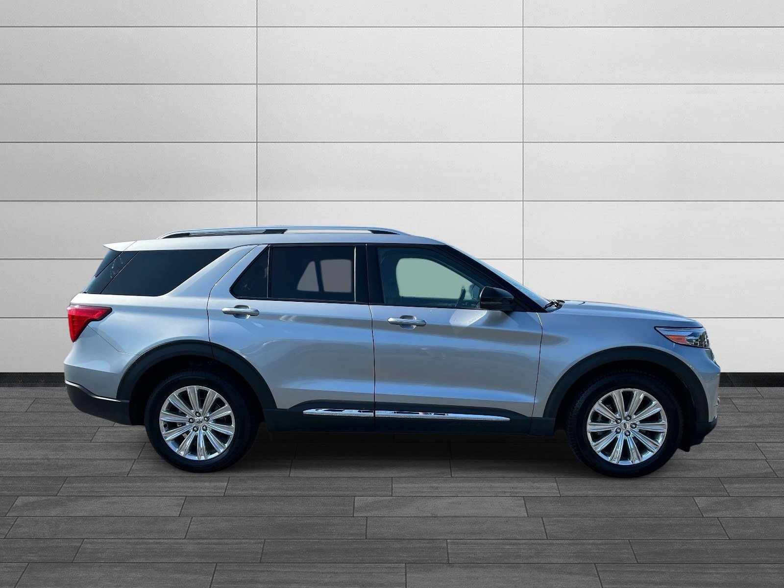 Used 2020 Ford Explorer Limited AWD/4WD image 2