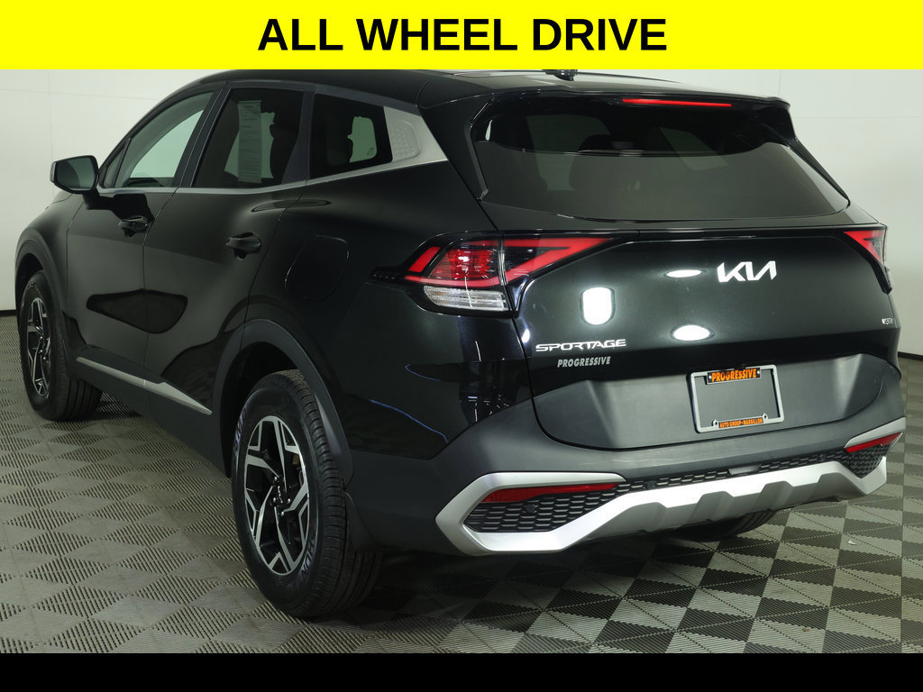 Used 2024 Kia Sportage LX AWD/4WD image 4