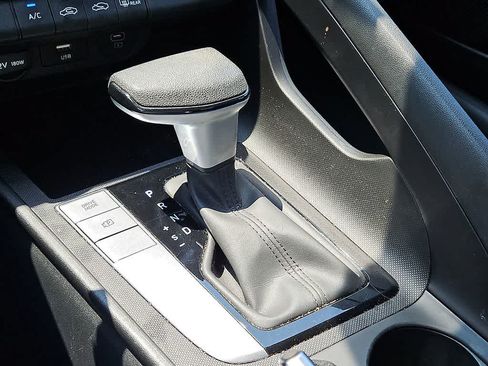 Used 2024 Hyundai Elantra SE FWD image 14