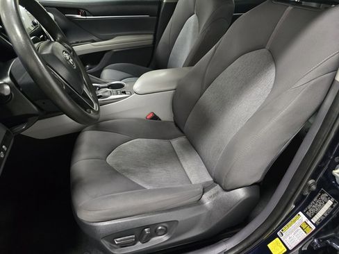 Used 2022 Toyota Camry LE image 21