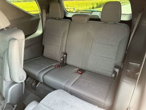 Used 2025 Chevrolet Traverse LT image 22