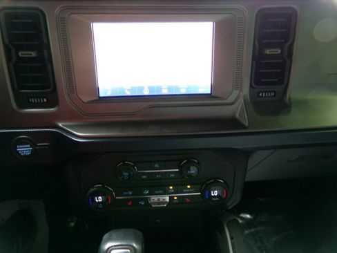 Used 2021 Ford Bronco Outer Banks AWD/4WD image 19