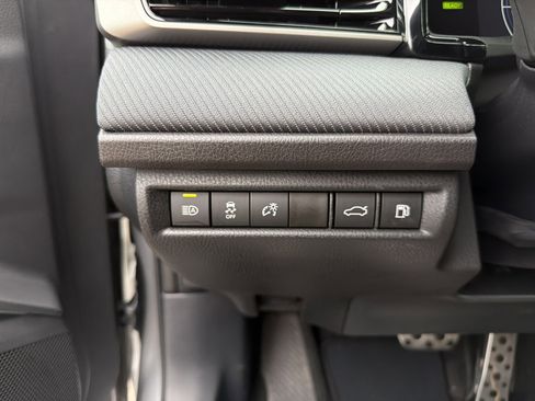 Certified 2025 Toyota Camry SE w/ Convenience Package image 11