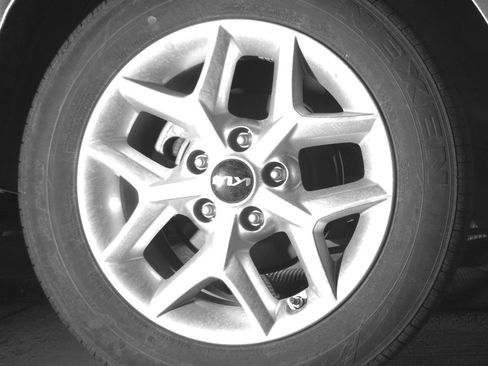 Used 2025 Kia Soul LX w/ LX Technology Package FWD image 15
