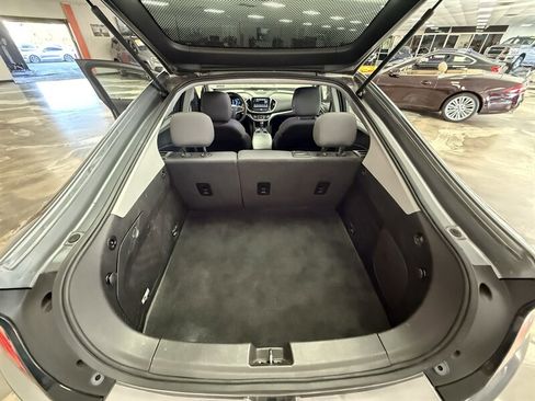 Used 2018 Chevrolet Volt LT image 12