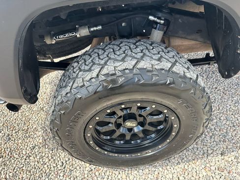 Used 2016 Toyota Tacoma TRD Off-Road AWD/4WD image 41