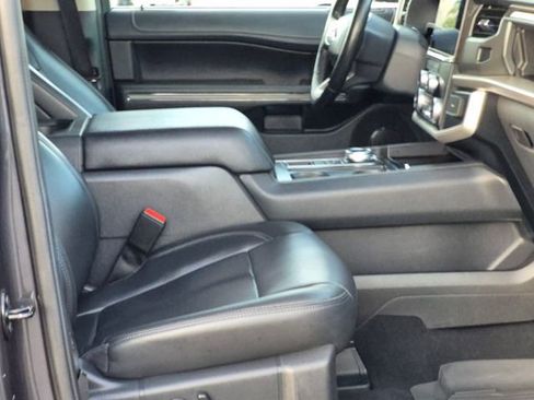 Used 2024 Ford Expedition Max XLT image 21