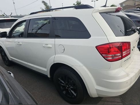 Used 2020 Dodge Journey SE w/ SE Popular Equipment Group image 2