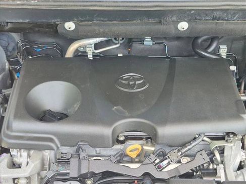 Used 2020 Toyota RAV4 XLE FWD image 21