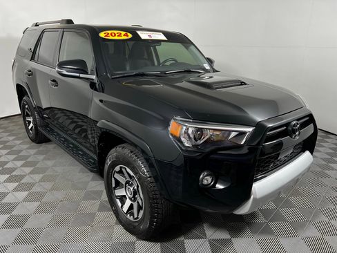 Certified 2024 Toyota 4Runner TRD Off-Road Premium AWD/4WD image 3