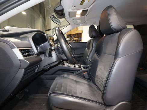 Used 2024 Mitsubishi Outlander SE image 23