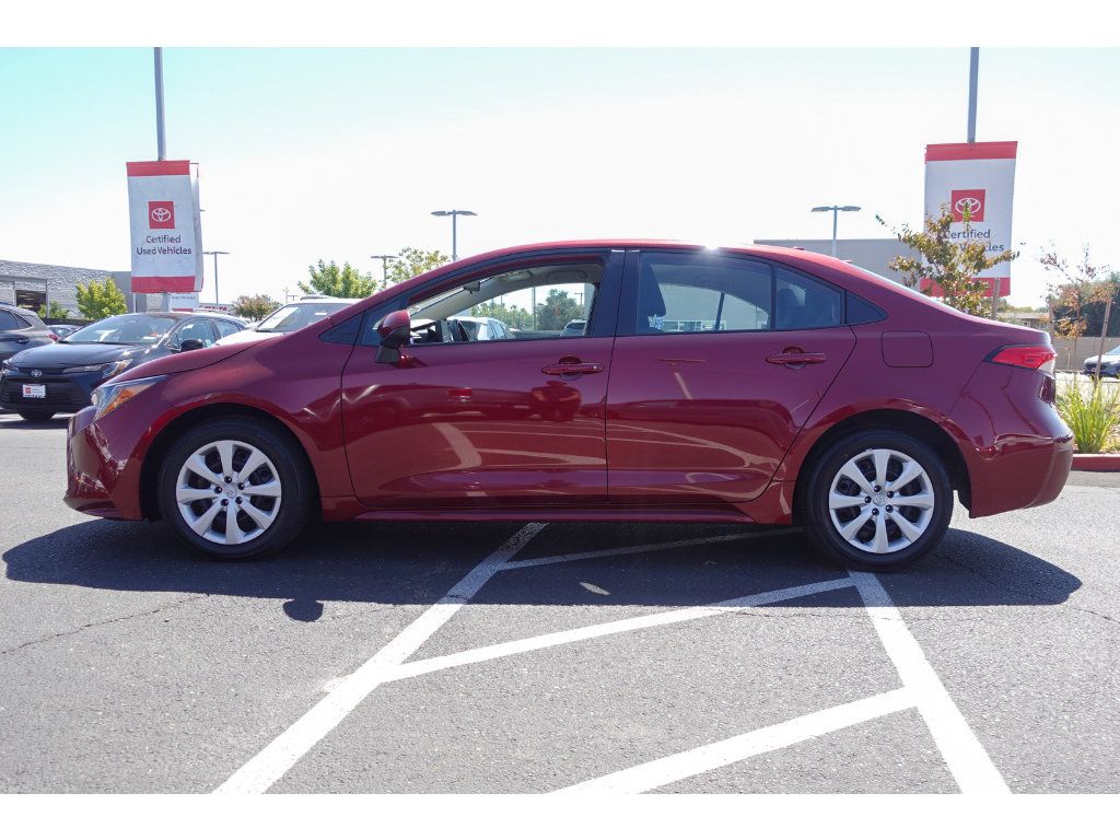 Certified 2025 Toyota Corolla LE FWD image 6