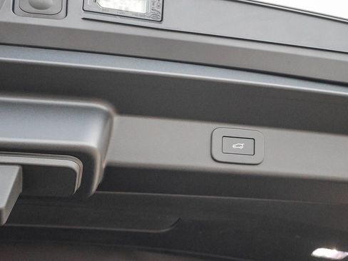 New 2026 Land Rover Range Rover Sport SE AWD/4WD image 28