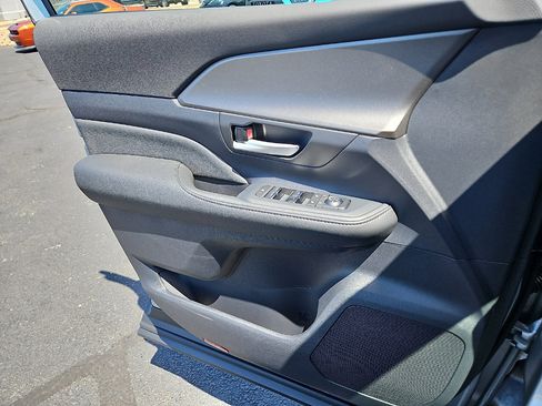 Certified 2026 Toyota Grand Highlander FWD image 13