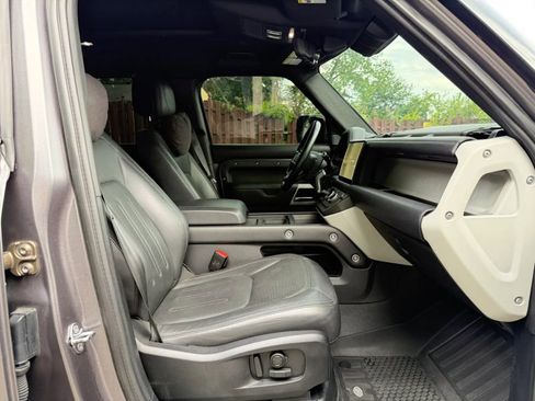 Used 2022 Land Rover Defender 110 XS Edition AWD/4WD image 31