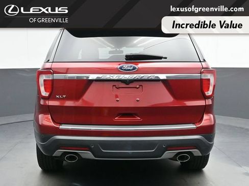 Used 2018 Ford Explorer XLT w/ Equipment Group 202A FWD image 7