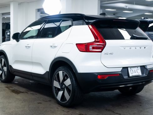 Used 2023 Volvo XC40 Recharge Ultimate image 4