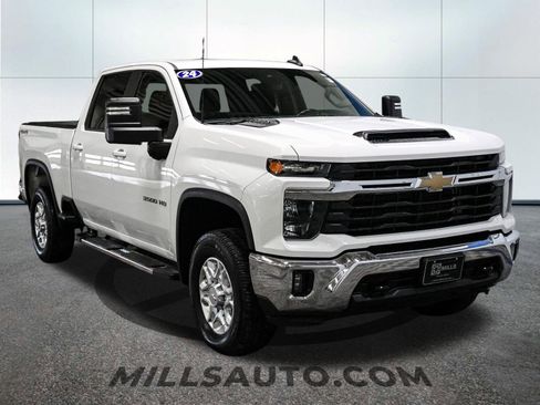 Used 2024 Chevrolet Silverado 3500 LT w/ Convenience Package image 11