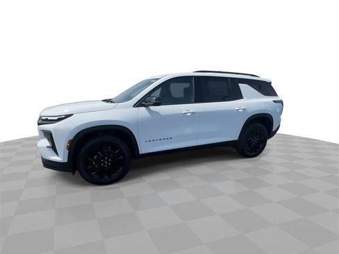 New 2025 Chevrolet Traverse LT w/ Midnight/Sport Edition image 4