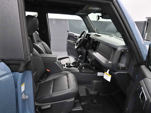 New 2025 Ford Bronco Badlands image 13