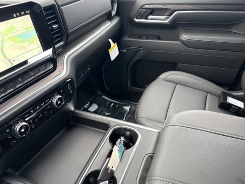 New 2026 GMC Sierra 2500 SLT w/ SLT Premium Package image 26