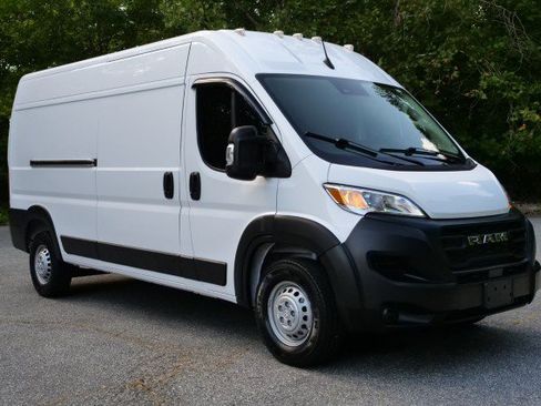 Used 2024 RAM ProMaster 2500 FWD image 4