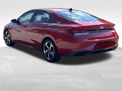 Used 2023 Hyundai Elantra SEL w/ Convenience Package FWD image 9