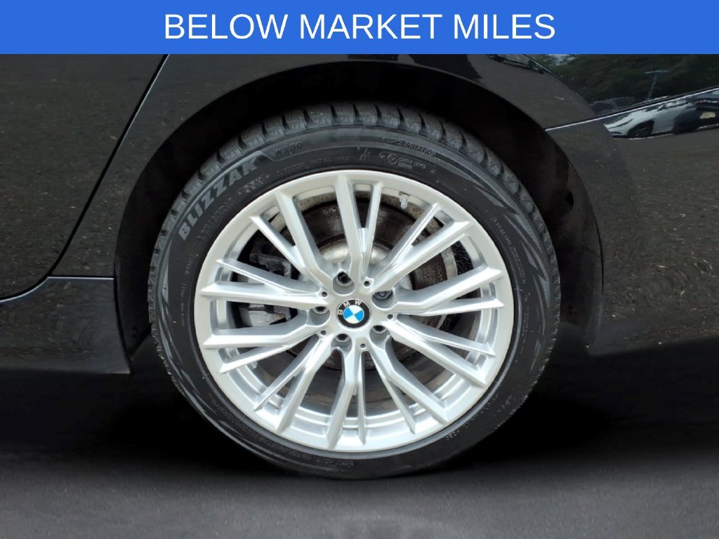 Used 2023 BMW 330i xDrive Sedan w/ Premium Package AWD/4WD image 4