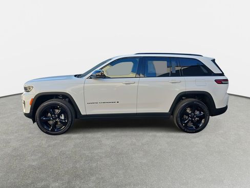 New 2025 Jeep Grand Cherokee 4WD image 8