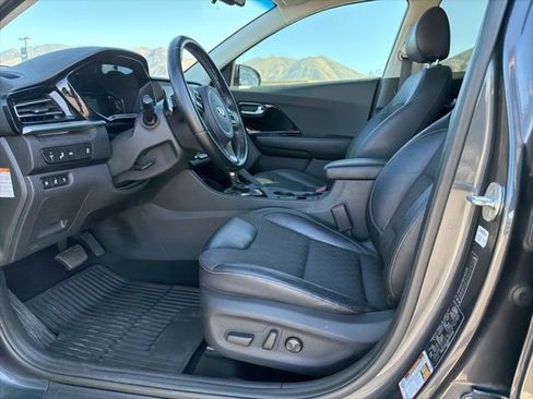 Used 2021 Kia Niro EX FWD image 12