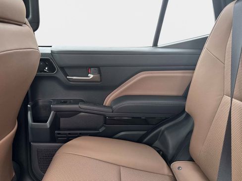 New 2026 Toyota 4Runner Limited image 12