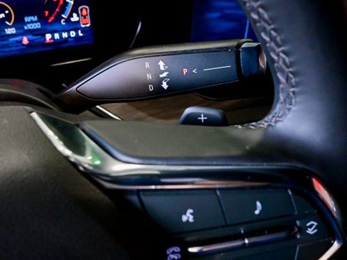 Used 2025 Chevrolet Suburban Z71 image 48