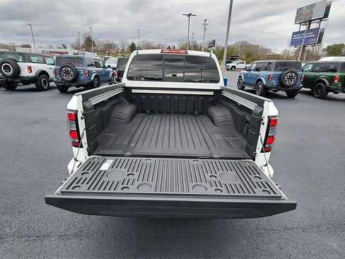 Used 2022 Nissan Frontier PRO-4X image 27