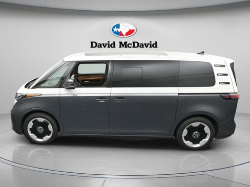 Used 2025 Volkswagen ID. Buzz Pro S Plus RWD image 38
