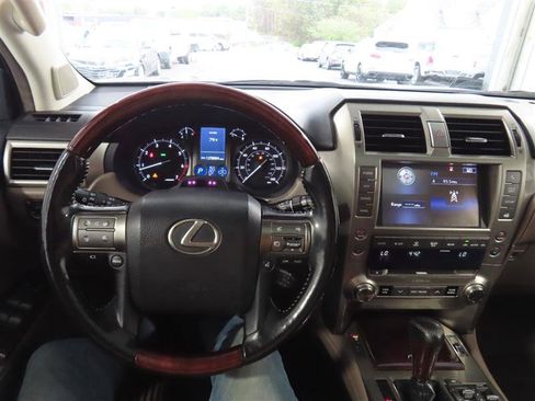 Used 2018 Lexus GX 460 Luxury image 23