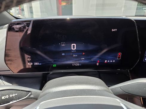 Used 2024 Chevrolet Blazer EV LT AWD/4WD image 31