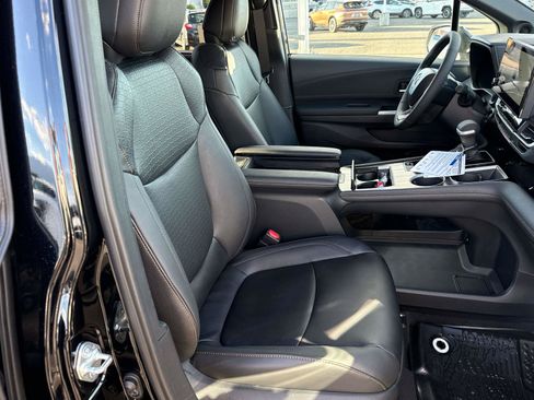 New 2026 Toyota Sienna XLE Woodland Edition AWD/4WD image 15