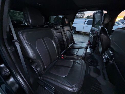 Used 2018 Ford Expedition Limited w/ Equipment Group 301A AWD/4WD image 29