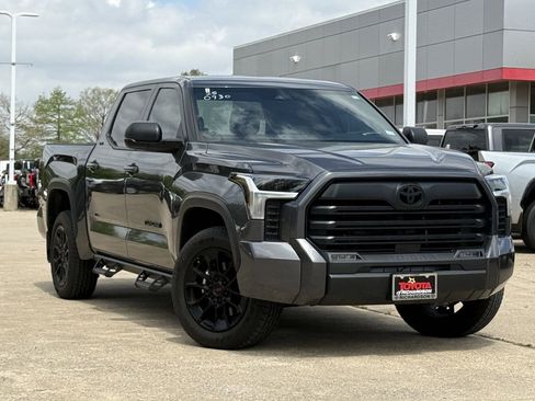 Used 2025 Toyota Tundra SR5 w/ SR5 Premium Package image 2