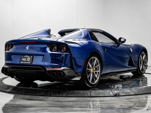 Used 2022 Ferrari 812 GTS RWD image 21