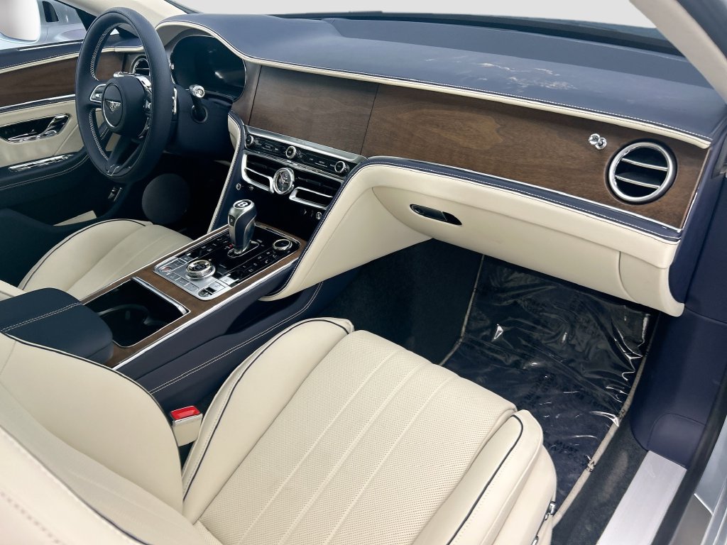 Used 2026 Bentley Flying Spur V8 AWD/4WD image 16