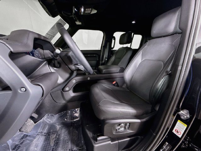 Certified 2025 Land Rover Defender 130 X-Dynamic SE AWD/4WD image 11