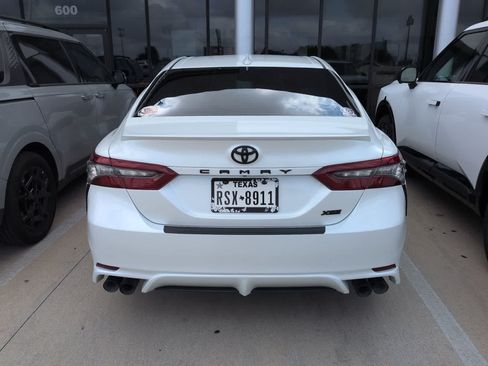 Used 2022 Toyota Camry XSE FWD image 5