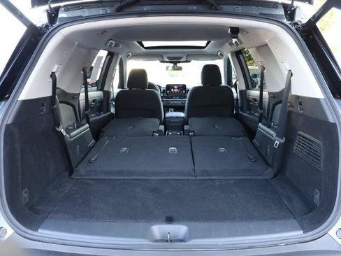 Certified 2025 Nissan Pathfinder SV w/ SV Premium Package AWD/4WD image 9